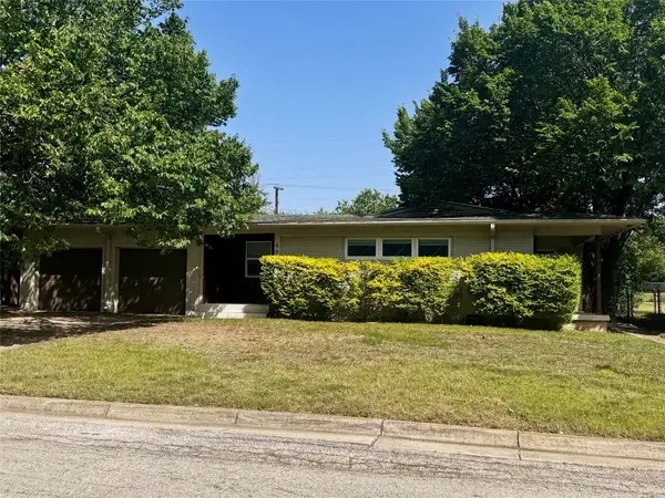 4657 Selkirk Drive, Fort Worth, TX 76109