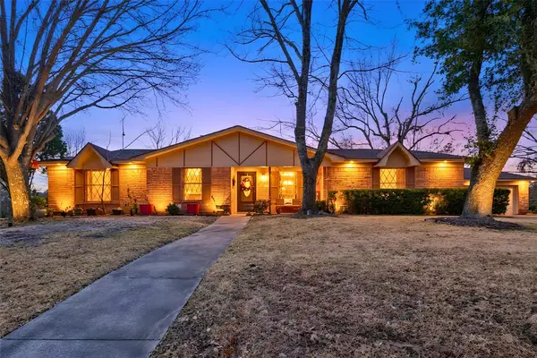 703 Amy Street, Canton, TX 75103