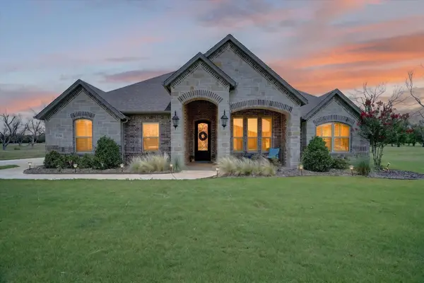 1136 Tremont Lane, Granbury, TX 76049