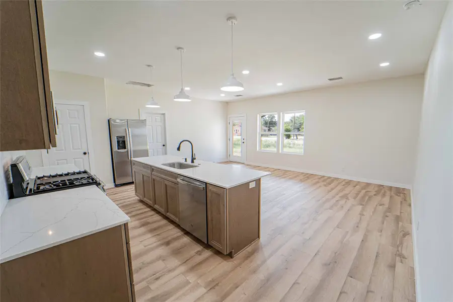 614 W Wheeler Street, Breckenridge, TX 76424 - #3