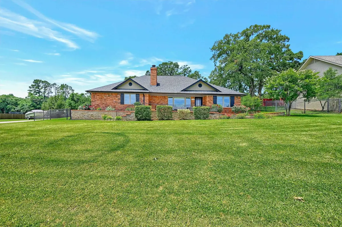 117 Kiowa Drive S, Lake Kiowa, TX 76240 - #1