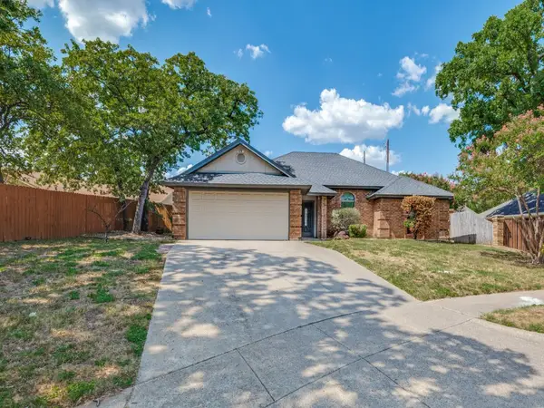 3401 Crescent Court, Bedford, TX 76021