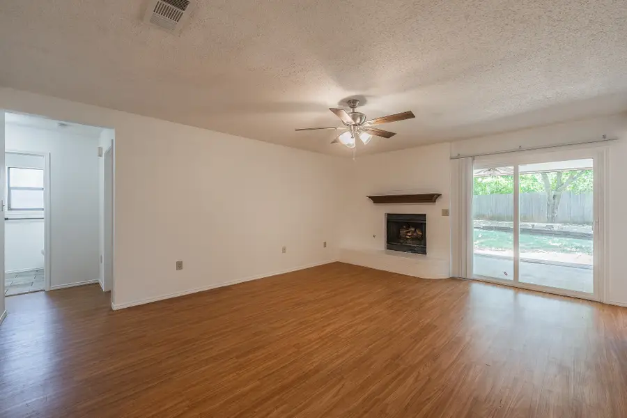 700 Mann Court, Cleburne, TX 76033 - #2