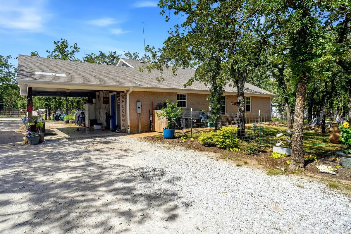 211 Spring Valley Road, Paradise, TX 76073 - #1