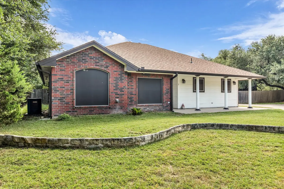 7 Market Loop, Morgans Point Resort, TX 76513 - #1