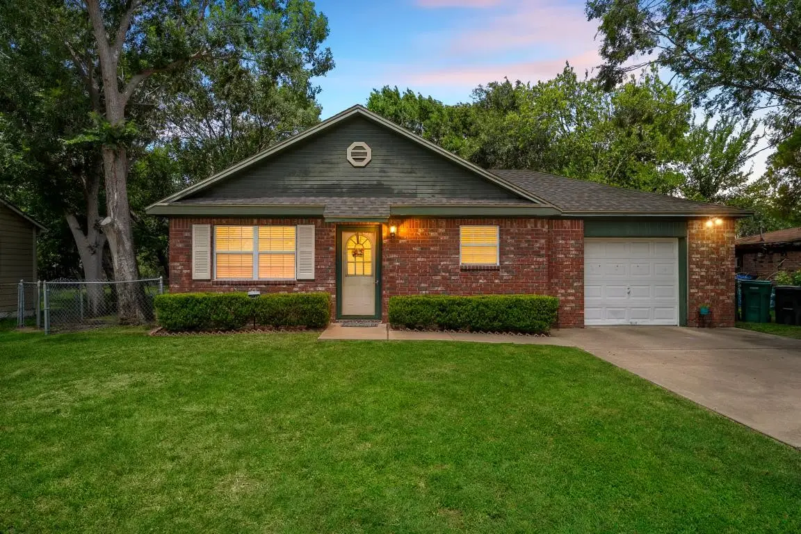 104 S Walnut Street, Lacy Lakeview, TX 76705 - #1