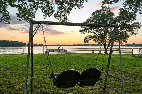 7401 Oakview Drive, Bonham, TX 75418