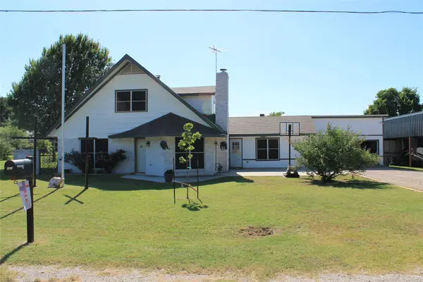 121 Port O Call Court, Runaway Bay, TX 76426