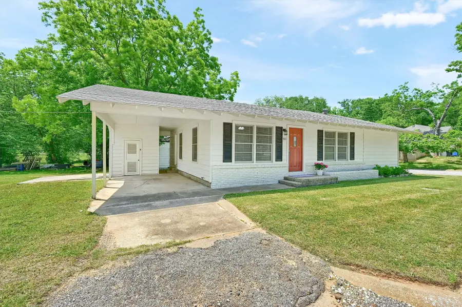 501 S Eddy Avenue, Denison, TX 75020 - #3