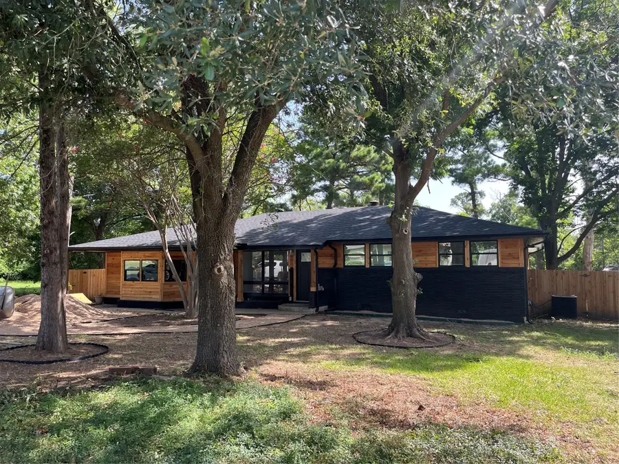 404 W Hillcrest Street, Keene, TX 76059 - #3