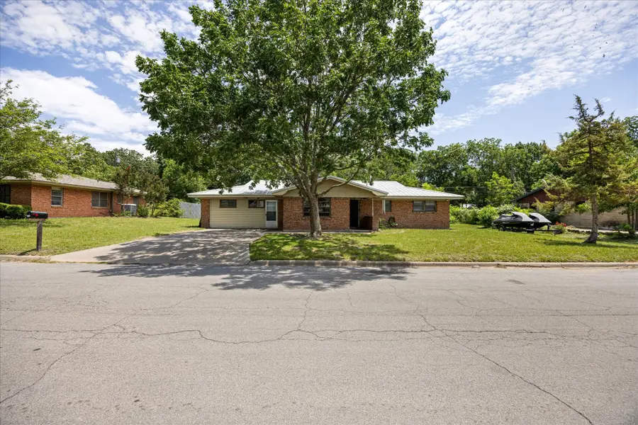575 N Charlotte Avenue, Stephenville, TX 76401 - #2