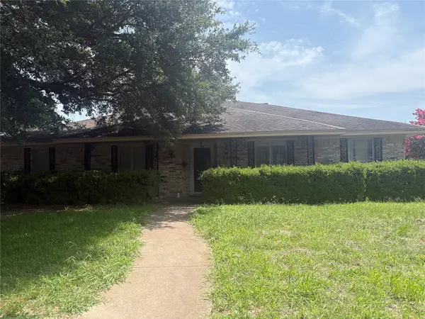 702 Granada Drive, Duncanville, TX 75116