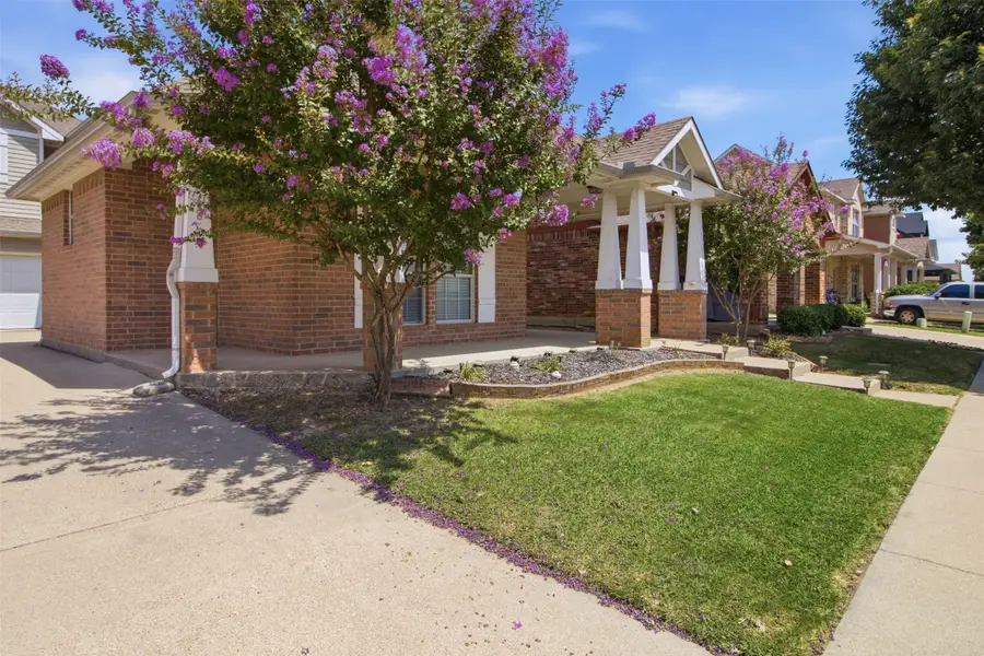 2648 Blackstone Drive, Grand Prairie, TX 75052 - #2