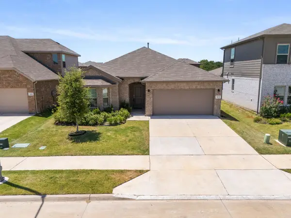 1012 Southwark Drive, Fort Worth, TX 76247