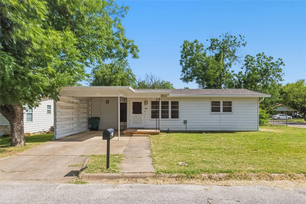 615 E 10th Street, Coleman, TX 76834 - #1