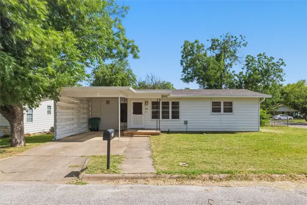 615 E 10th Street, Coleman, TX 76834
