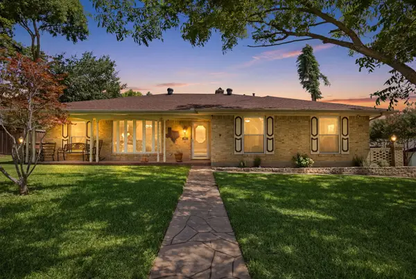 1425 Vicki Lane, Cedar Hill, TX 75104