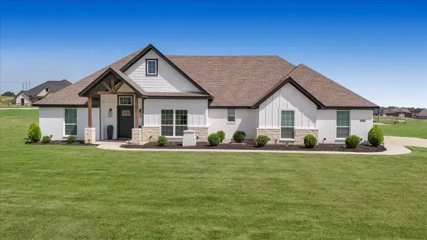 1005 Paradise Parkway, Poolville, TX 76487