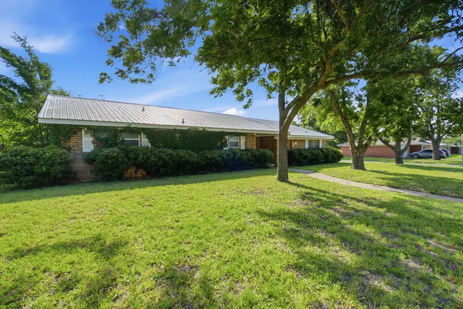 1109 N Lillian Street, Stephenville, TX 76401 - #3