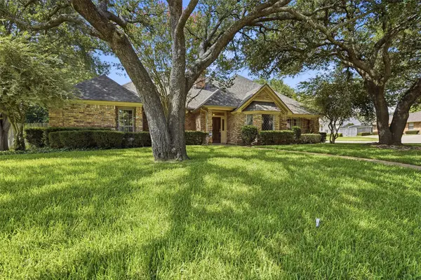 907 Hemphill Drive, Cleburne, TX 76033