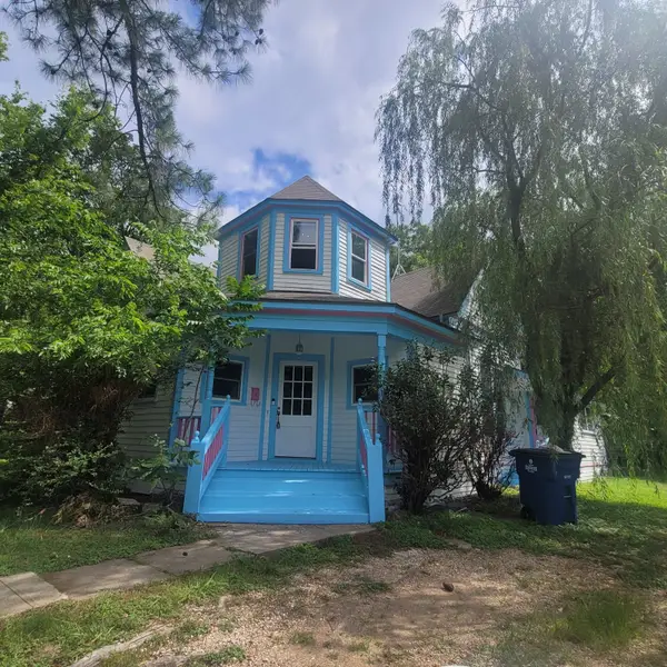 700 N Dallas Street, Ennis, TX 75119