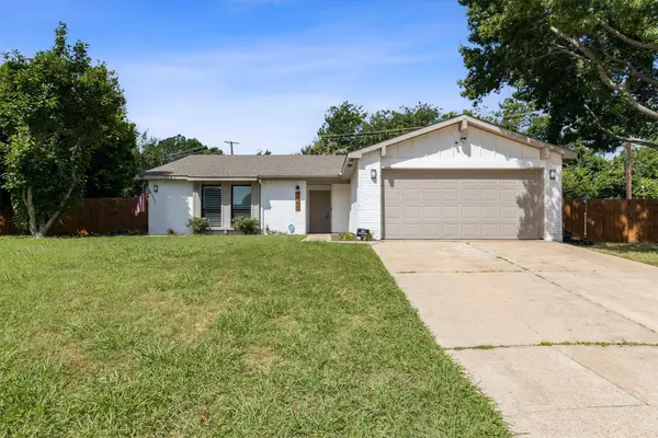1900 Spies Springs Court, Arlington, TX 76006