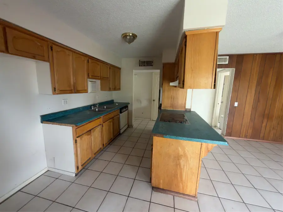 8208 Parkland Drive, El Paso, TX 79925 - #3