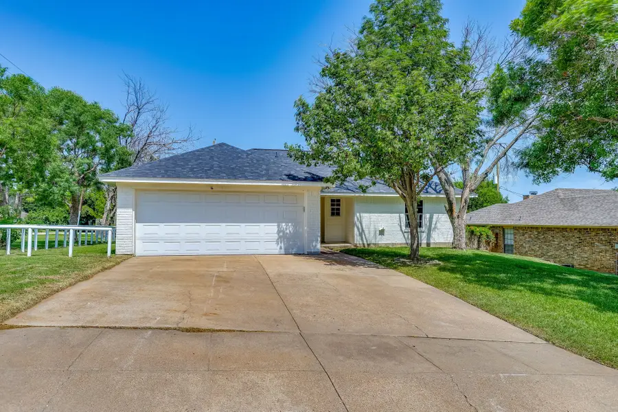 912 Blue Ridge Drive, Burleson, TX 76028 - #2