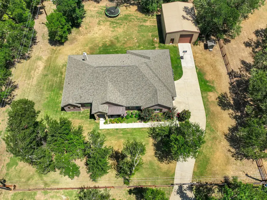 101 Sandlin Court, Springtown, TX 76082 - #2