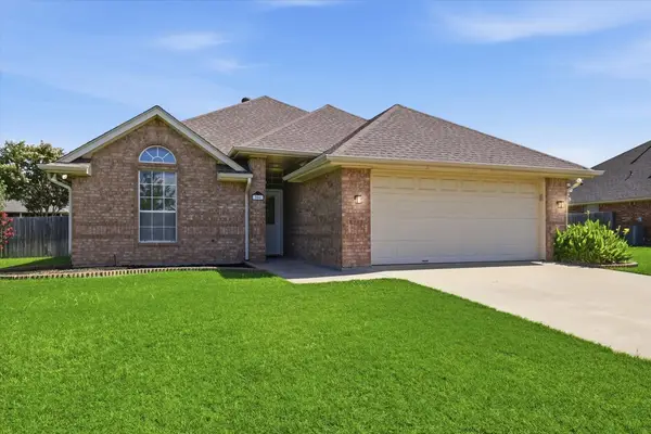 206 Mourning Dove Lane, Krum, TX 76249