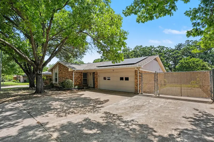 2721 Lucas Drive, Arlington, TX 76015 - #2