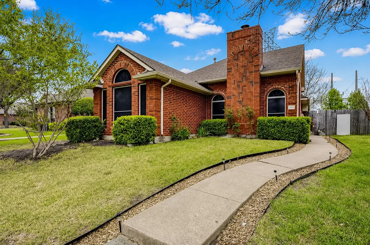 928 Winding Creek Drive, Mesquite, TX 75149 - #1