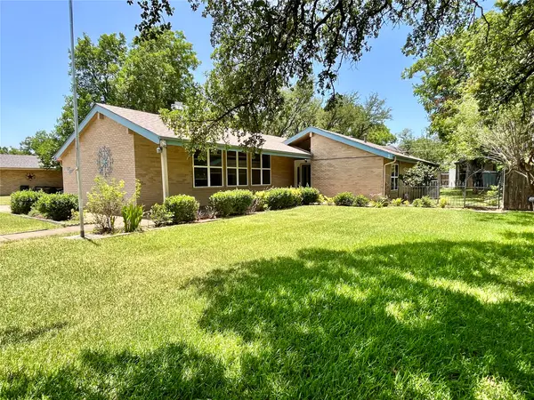 416 Jones Street, Hamilton, TX 76531