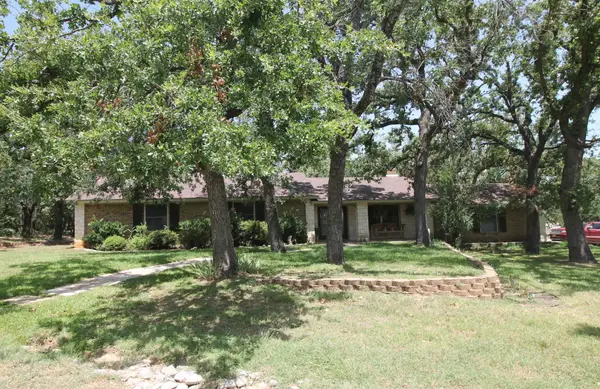 600 Runaway Bay Drive, Runaway Bay, TX 76426