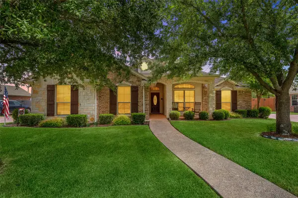 208 Silver Spur Trail, Waco, TX 76657
