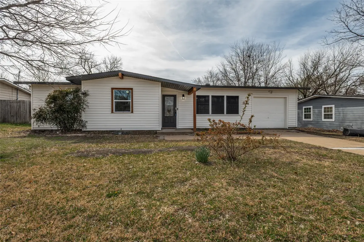 800 E Tucker Boulevard, Arlington, TX 76010 - #1