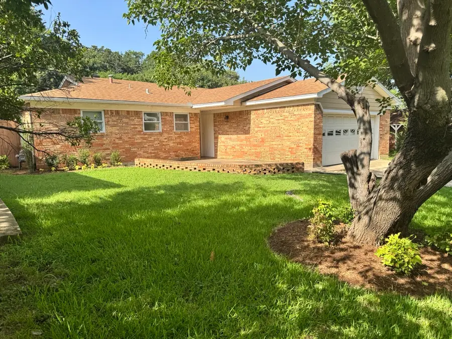 704 Chisholm Trail, Denton, TX 76209 - #2