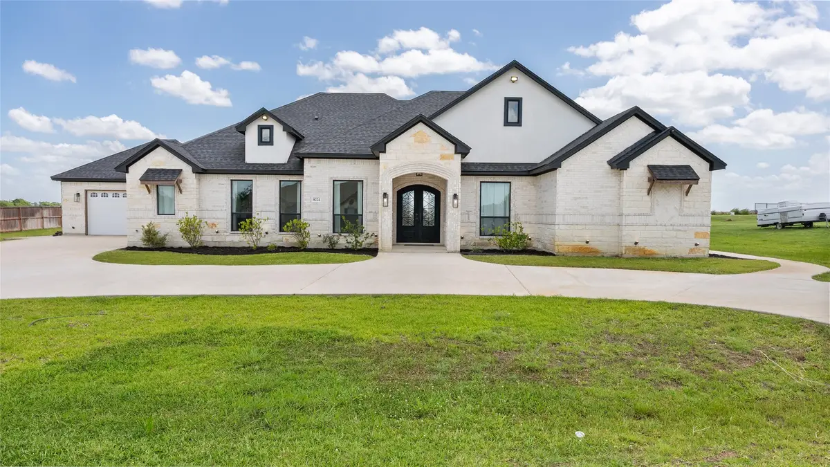 8224 Harvest Drive, Grandview, TX 76050 - #1