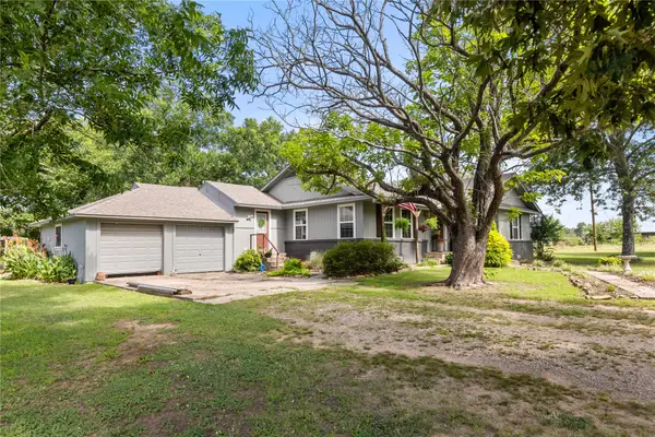 2461 County Road 44800, Blossom, TX 75416