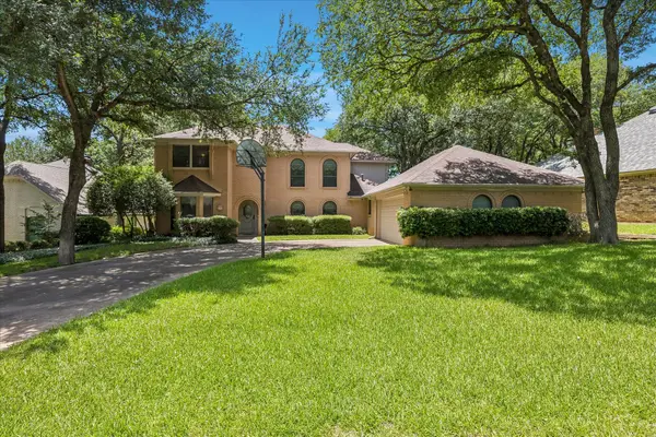 833 Kingston Drive, Mansfield, TX 76063