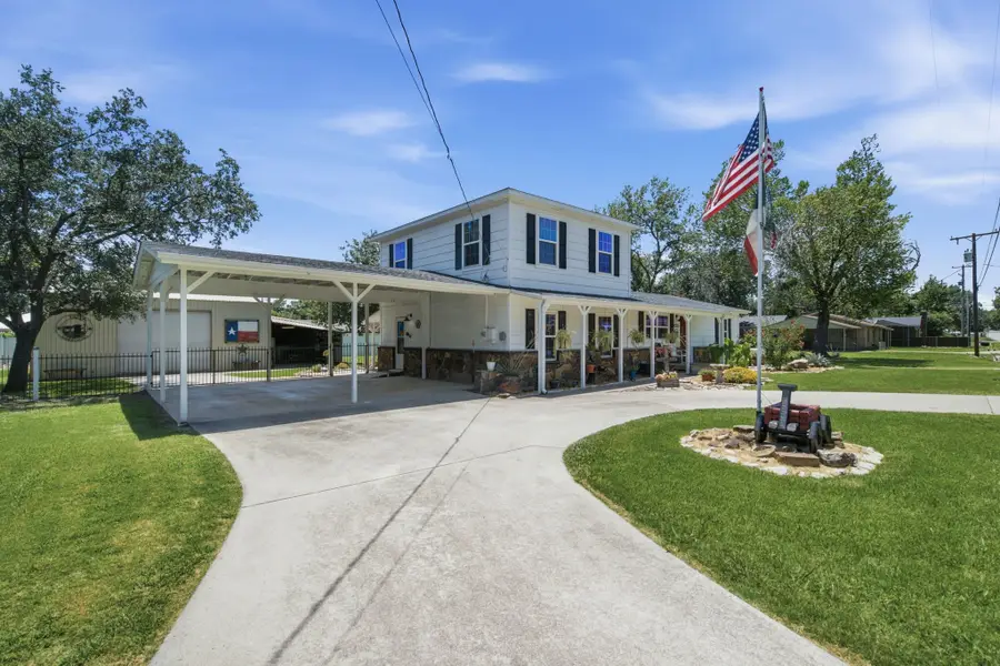 206 E North Street, Aubrey, TX 76227 - #2