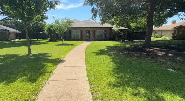 208 Molina Street, Sunnyvale, TX 75182