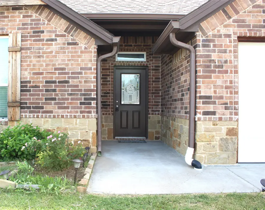219 Prairie Wind Boulevard, Stephenville, TX 76401 - #2