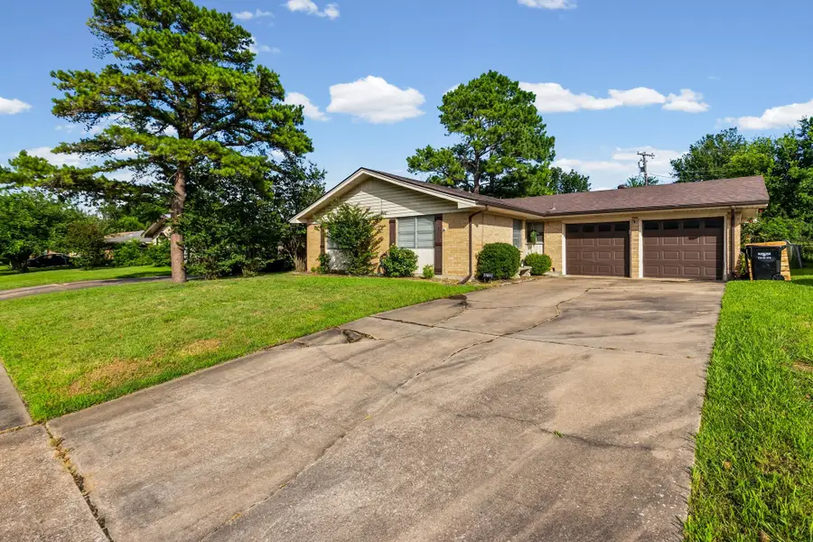 5213 Hilltop Drive, Greenville, TX 75402 - #2