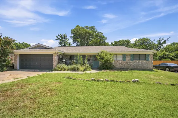 403 Westcliff Drive, Euless, TX 76040