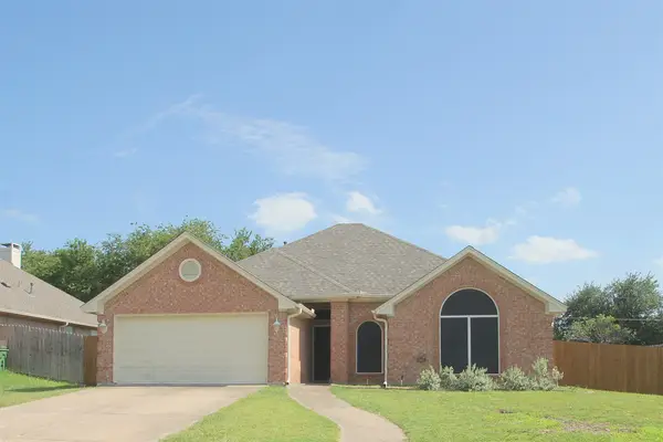 1804 Sand Stone Drive, Sanger, TX 76266