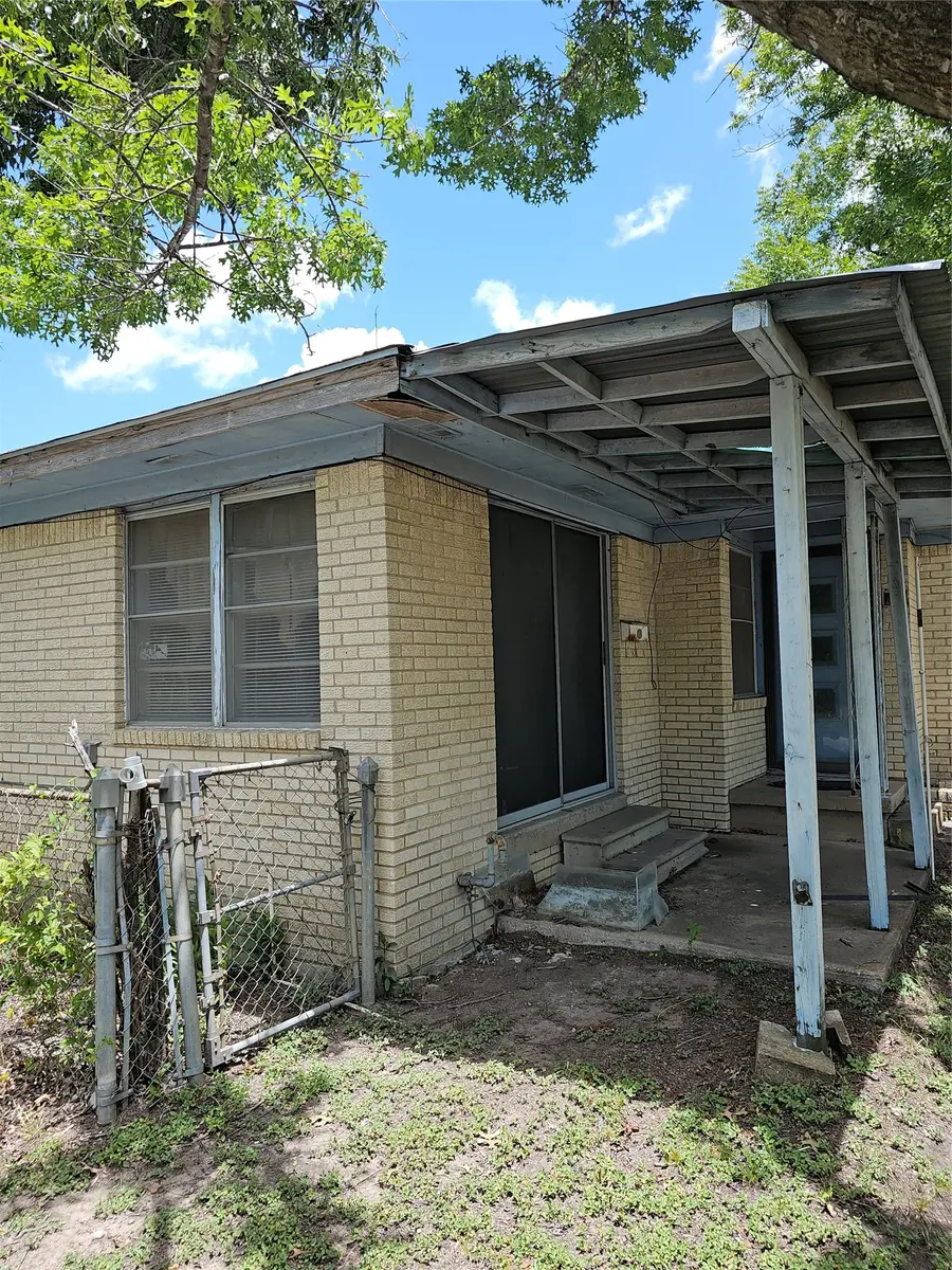 310 W Milam Street, Mexia, TX 76667 - #3