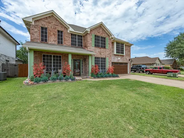 4008 Falcon Ridge Drive, Haltom City, TX 76137