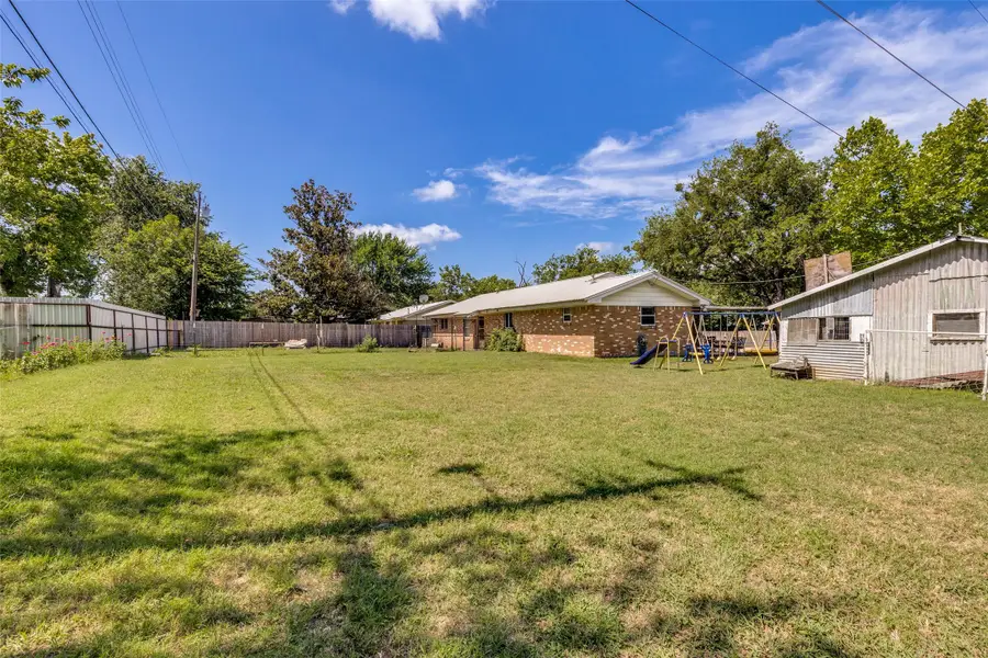 401 S Vick Street, Decatur, TX 76234 - #2