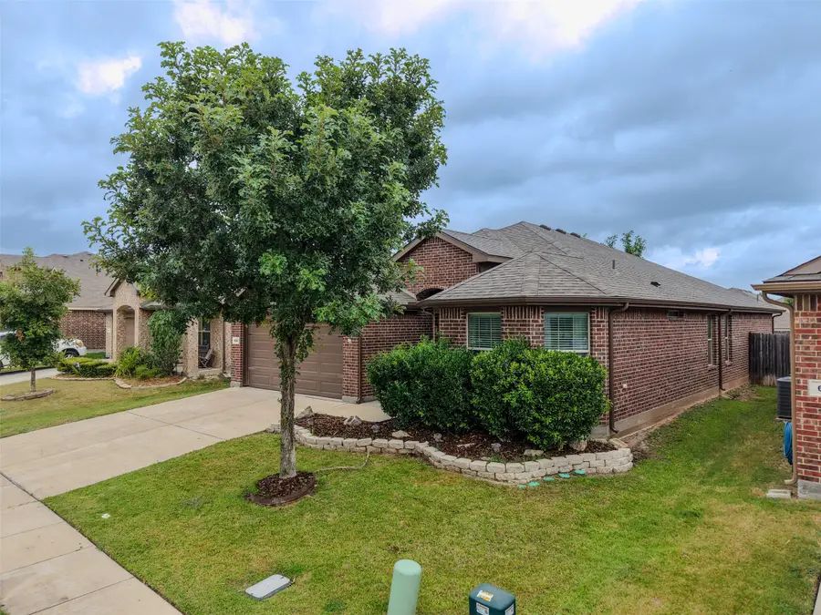 624 River Rock Drive, Azle, TX 76020 - #2
